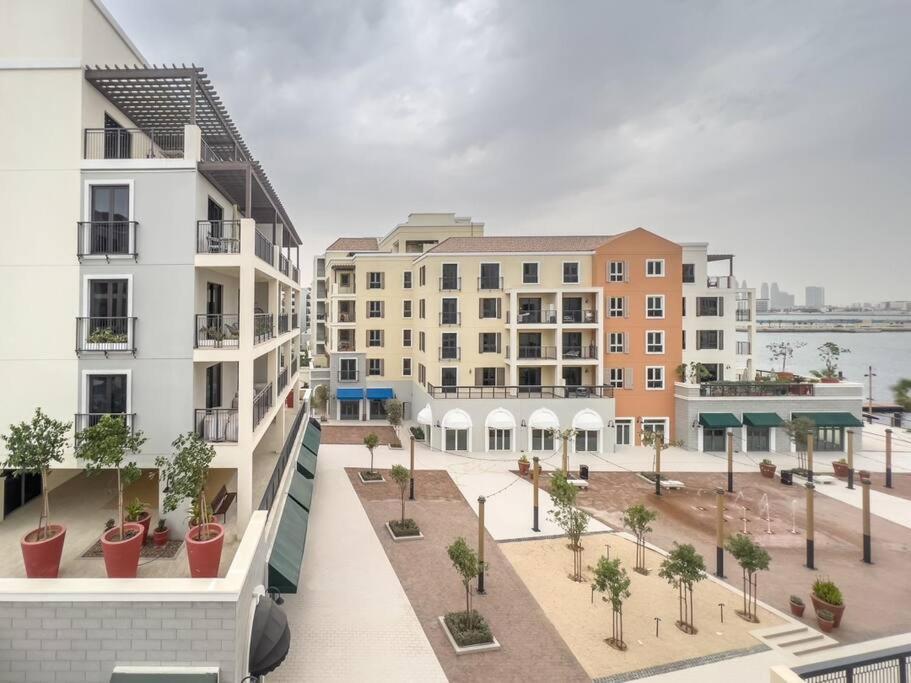 Lovely 2-Bedroom Vacation Home Near Beach Dubaï Extérieur photo
